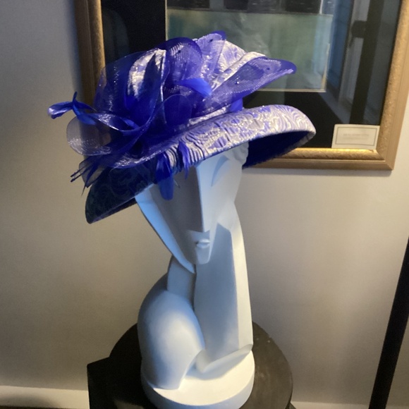 Woman’s wool hat BLUE N SILVER GLITTER a LARGE. MUST SEE USA MADE - Picture 1 of 8